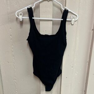 GapBody Women’s black bodysuit - size L
